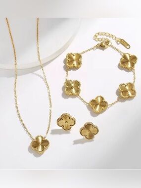 Gold Four-Leaf Clover Necklace Bracelet Earrings